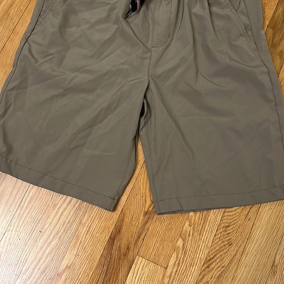 Old Navy 18 Husky Shorts - Picture 3 of 7
